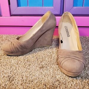 Topaz suede slip on closed toe wedge heels size 8
